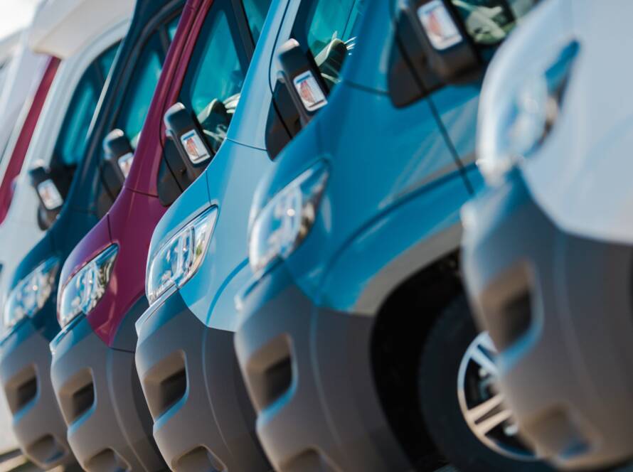 Venta de furgonetas de carga comerciales.